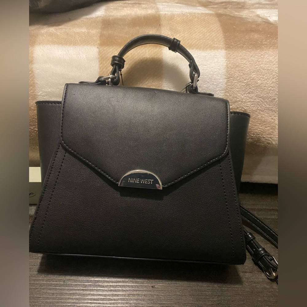 Nine West black crossbody purse